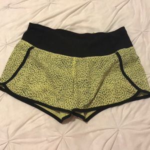 Lululemon black & neon yellow run times shorts